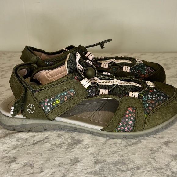 Lands End Women’s All Weather Close Toe River Sandals - Picture 3 of 6